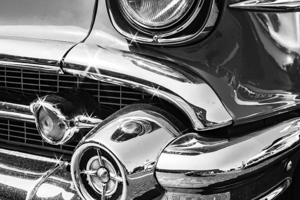 Verchromte Teile eines Oldtimers